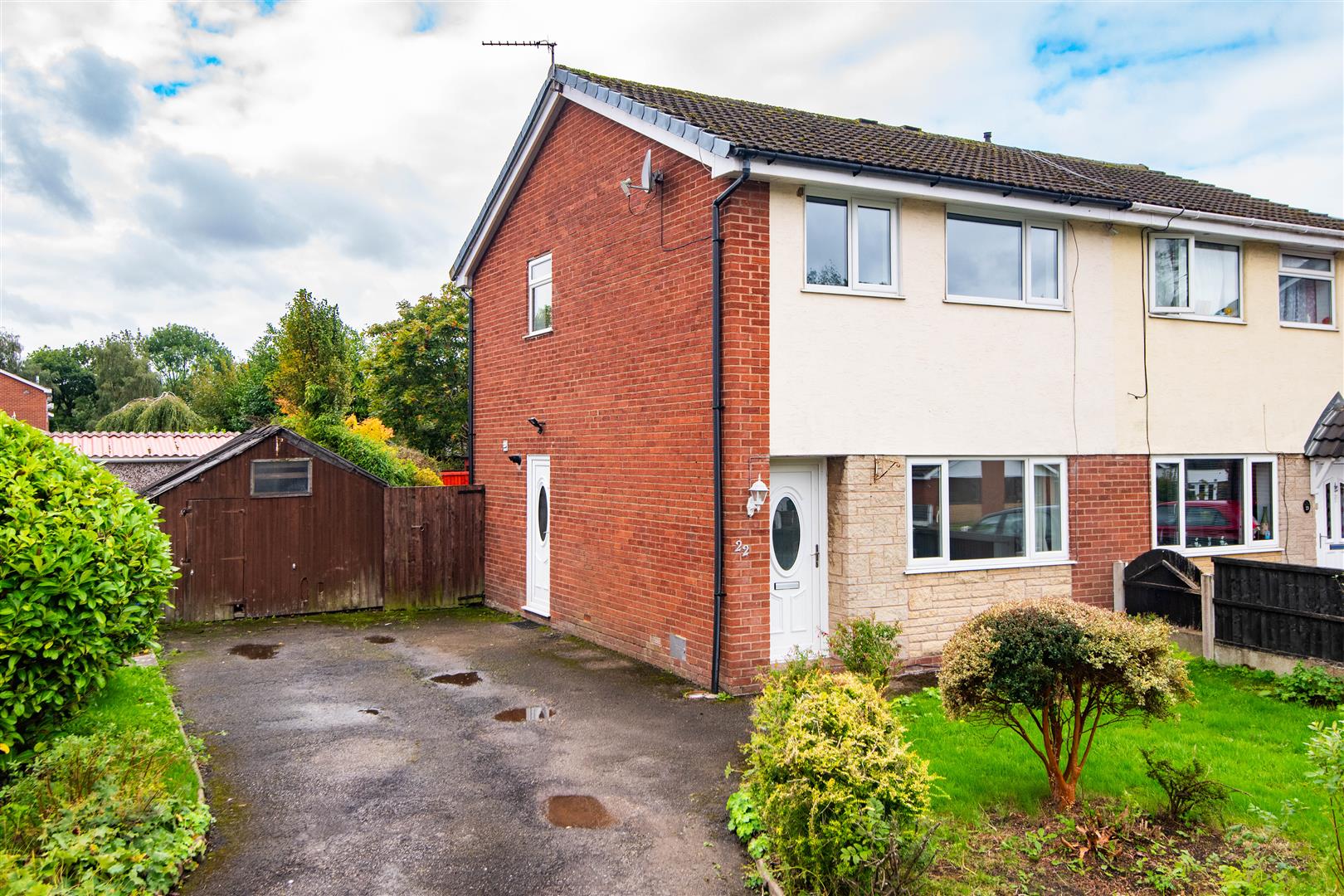 3 bed property in School Field, Preston